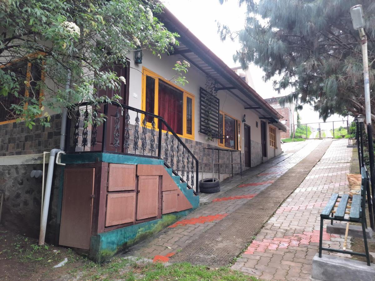 Pine Borough Inn โกไดกานัล ภายนอก รูปภาพ