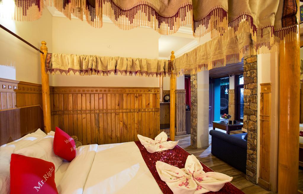 Pine Borough Inn โกไดกานัล ภายนอก รูปภาพ