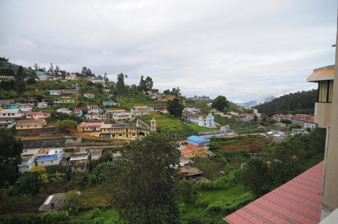 Pine Borough Inn โกไดกานัล ภายนอก รูปภาพ